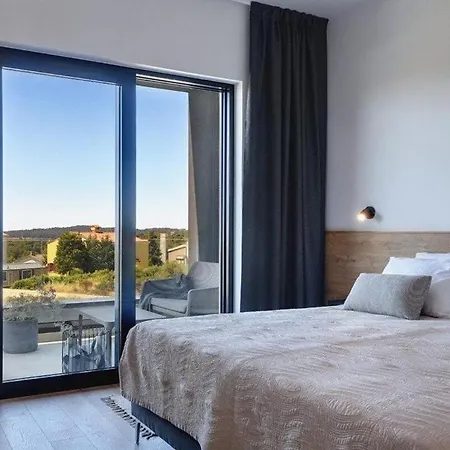 Enni Lux Apartment Pula